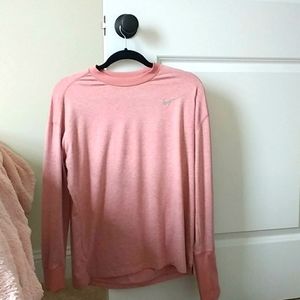 Dri fit running Nike tee 💕